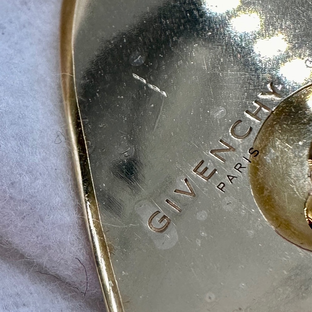 Givenchy Pin BNIB - Picture 6 of 7